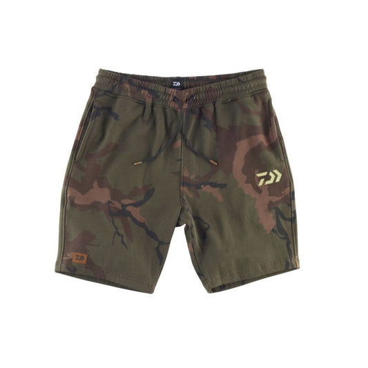 DAIWA Carp Camo Joggers Shorts M in camo green with elastic waistband, drawstrings, and subtle branding. Ideal for outdoor and casual wear.